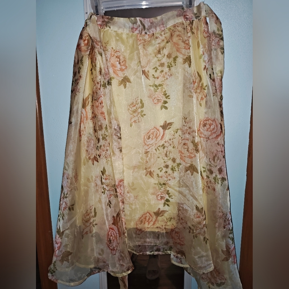 Elegant Floral A-Line Skirt in Soft Yellow and Pink
